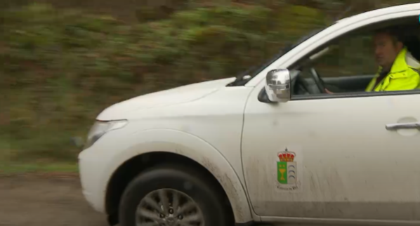 Un vehículo del Ayuntamiento durante las labores de búsqueda de la mujer de Castroverde en la que también ayudaron vecinos