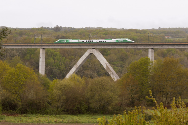 Archivo - Línea de alta velocidad Madrid Galicia.