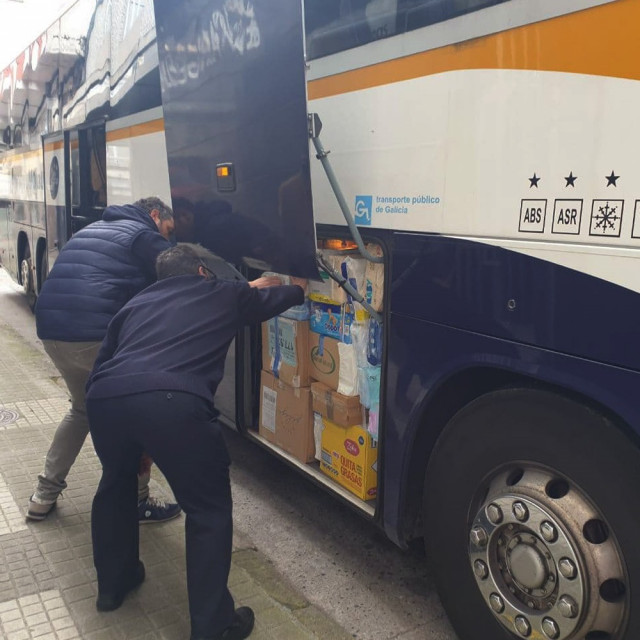 Monbus transporta donaciones de los lucenses ante el conflicto en Ucrania