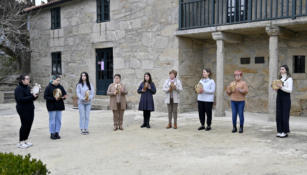 Pandeireteiras gravando casa Rosalia ALF4431