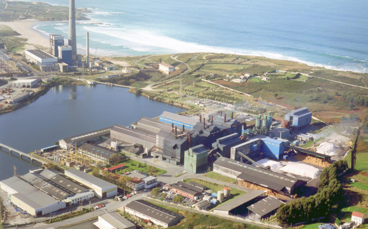Fábrica de Ferroatlántica (Ferroglobe) en A Coruña