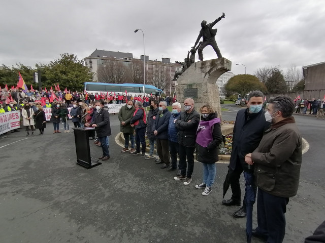 Acto institucional ante la estatua del 10 de marzo, en Ferrol