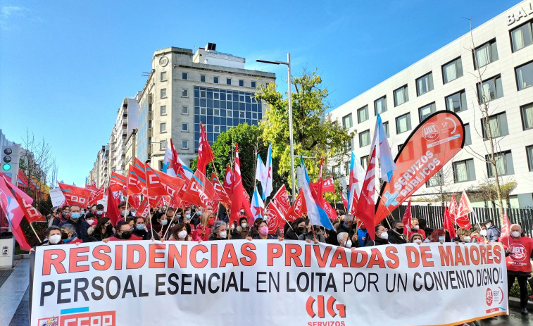 Las trabajadoras de las residencias empiezan una histórica etapa de movilizaciones en Galicia