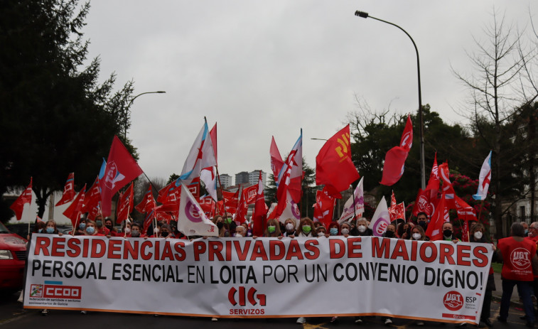 Tabajadores de residencias privadas gallegas inician su huelga por un 
