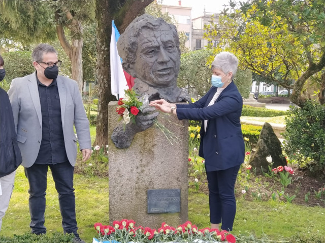 El BNG homenajea al poeta Avilés de Taramancos en el 30 aniversario de su fallecimiento