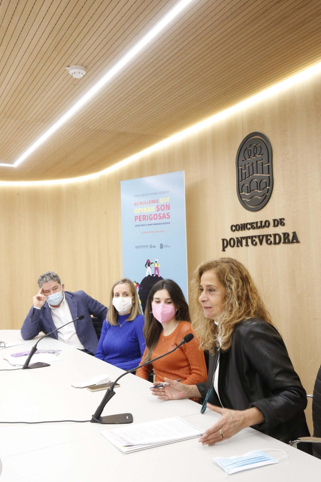 Presentación en Pontevedra del libro 'Las mujeres que opinan son peligrosas. Cuatro años y una pandemia'.