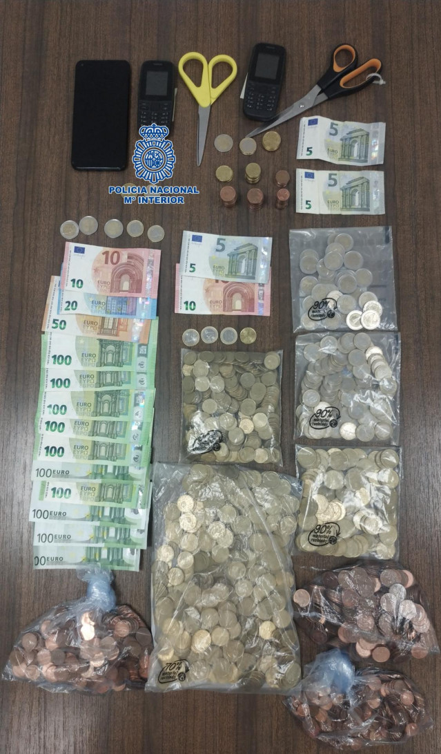 Efectos intervenidos por la Policía Nacional a un grupo crimnal desarticulado dedicado a  robos con fuerza en domicilios en distintas localidades gallegas.