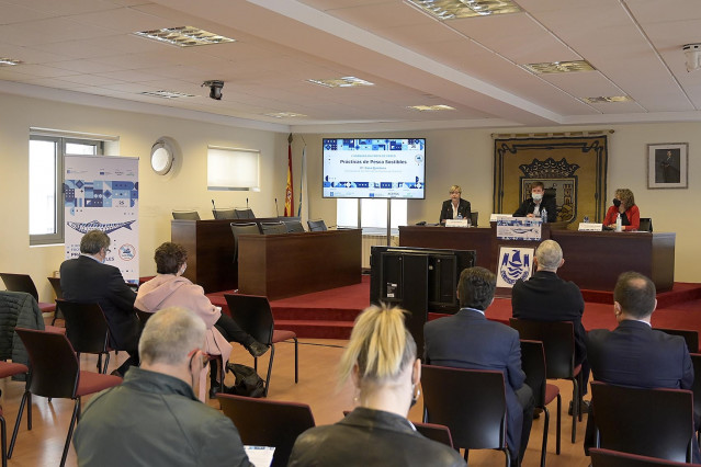 La conselleira do Mar, Rosa Quintana, participa en la  V Jornada de la Flota del Cerco