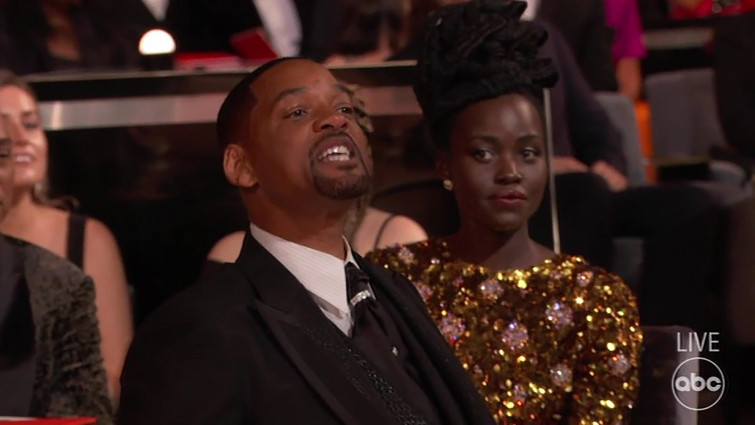 (vídeo) Así fue el bofetón de Will Smith a Chris Rock por bromear sobre su mujer en la Gala de los Oscars de Hollywood