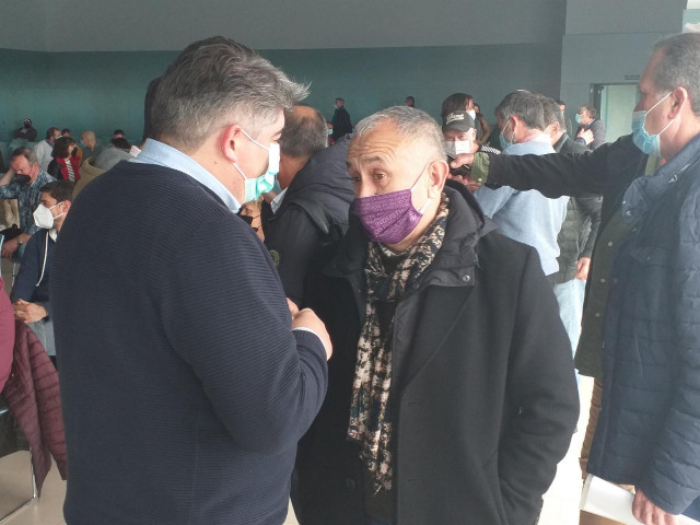 El secretario general de UGT, Pepe Álvarez, junto al responsable de Industria del sindicato en Vigo, Rubén Pérez.