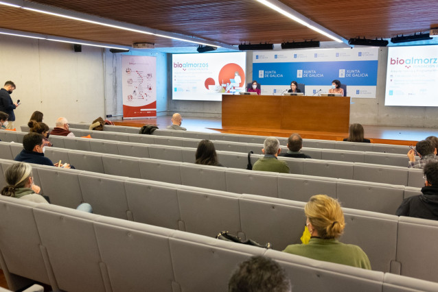 La directora da Axencia Galega de Innovación, Patricia Argerey, interviene en el Bioalmuerzo organizado por el Clúster tecnolóxico empresarial das ciencias da vida (Bioga) sobre el programa Mind the Gap de la Fundación Botín