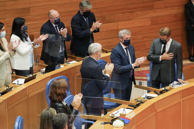 Archivo - El presidente de la Xunta de Galicia, Alberto Núñez Feijóo (1d); el vicepresidente primero, Alfonso Rueda (2d), y el vicepresidente segundo, Francisco Conde (3d), durante el debate del Estado de la Autonomía de Galicia, en el Parlamento gallego,