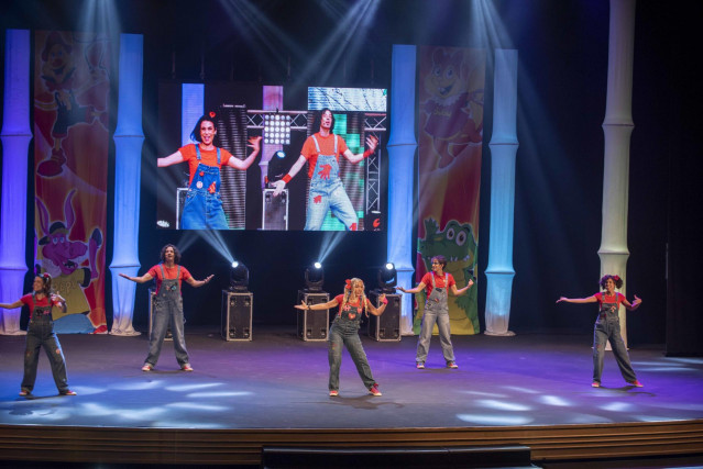 Archivo - Actuación del grupo Cantajuego en el Auditorio Maestro Padilla de Almería.