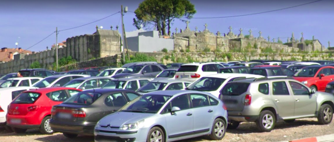 El aparcamiento de Altamira en Cangas fue habilitado hace unos pocos au00f1os pero en verano es frecuente no encontrar sitio