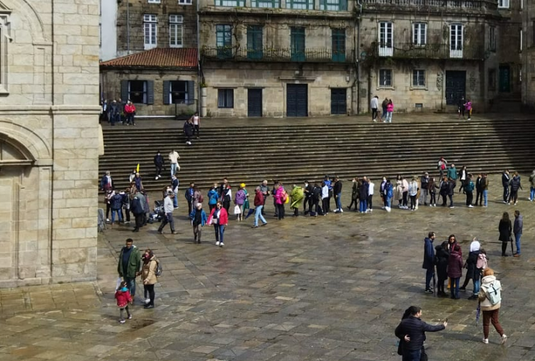 Sube el flujo de turistas y peregrinos en Santiago y toda Galicia en lo que Rueda ve 