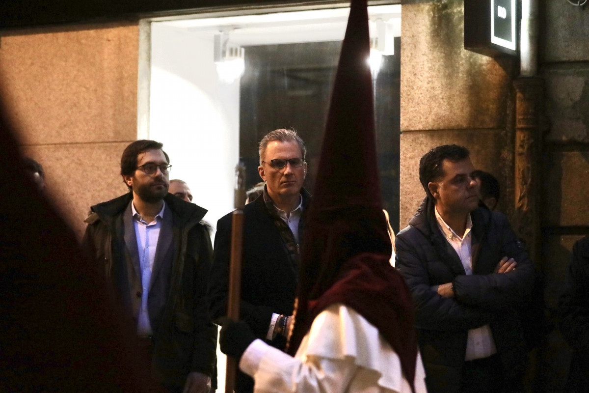 Ortega Smith el Miércoles Santo en Ferrol en una imagen de su Twitter