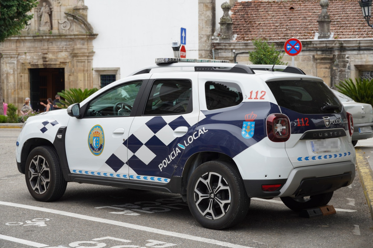 Archivo - Coche de la Policía Local de Tui.