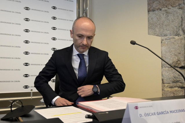 El consejero delegado de Inditex, Óscar García Maceiras, durante la firma de un convenio con la UDC
