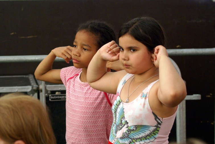La música alta es uno de los factores clave de unos problemas de oído que van camino de afectar a la mitad de los jóvenes