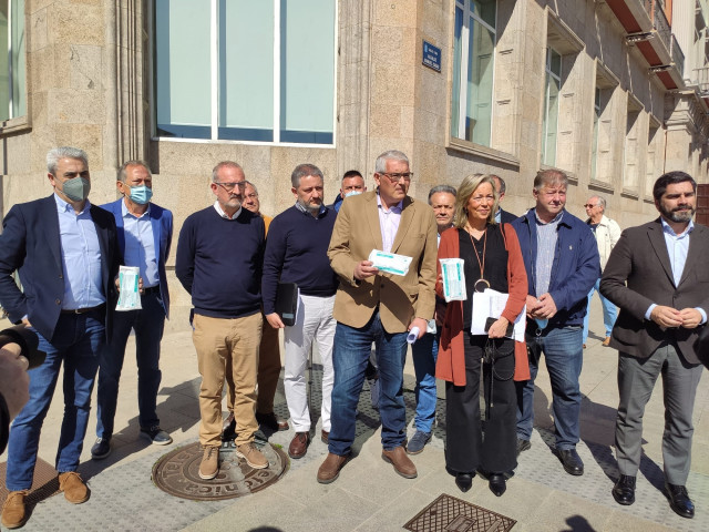 Diputados provinciales del PP en A Coruña comparecen ante los medios de comunicación