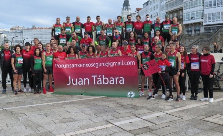 Atletas de Acea de Ama y amigos del fallecido Juan Manuel Tábara recogen firmas para pedir playas seguras