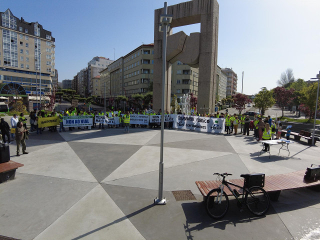 Vecinos y organizaciones ecologistas de Vigo protestan por la construcción de una vía de alta capacidad
