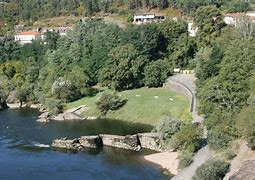 Buscan a un niño arrastrado por la corriente del Miño en Arbo; su padre murió ahogado