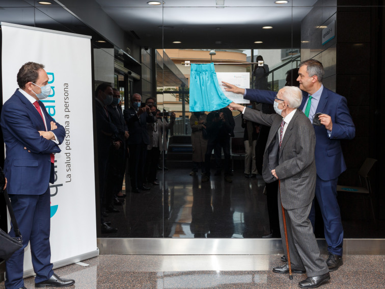 ​Homenajean en Lugo al doctor Manuel López Prado, fundador del hospital Nosa Señora Dos Ollos Grandes de Quirónsalud