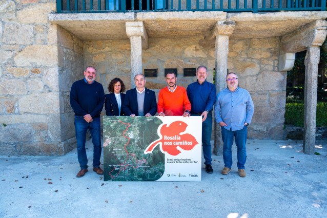 Presentación de la ruta de senderismo 'Rosalía nos camiños'