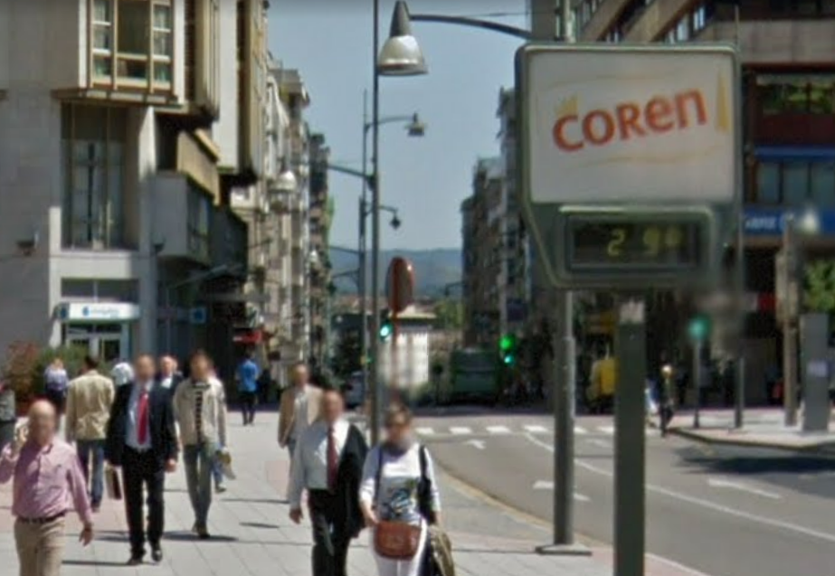 Termu00f3metro famoso por el calor de sus temperaturas en el centro de Ourense en una imagen de archivo de Google Street View