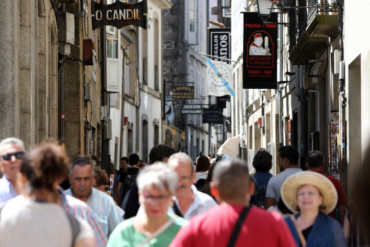 Miles de pisos turísticos tendrían que cerrar de extenderse las normas recién ratificadas en Santiago y Pontevedra