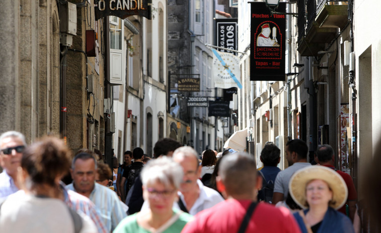 Miles de pisos turísticos tendrían que cerrar de extenderse las normas recién ratificadas en Santiago y Pontevedra