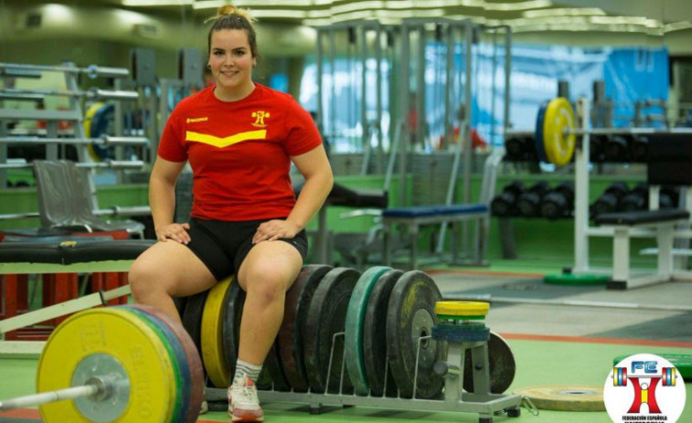 Irene Blanco bate dos récords de España durante el Campeonato Mundial Júnior de Halterofilia
