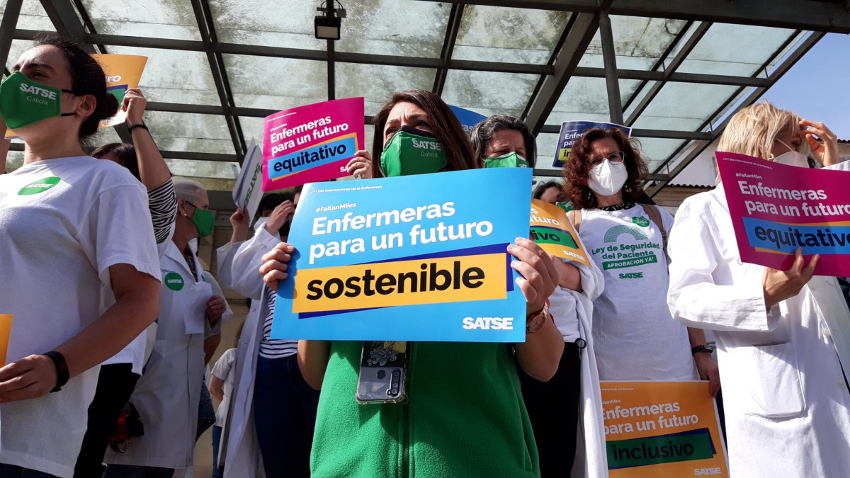 Concentración de enfermeras de Satse en Pontevedra.