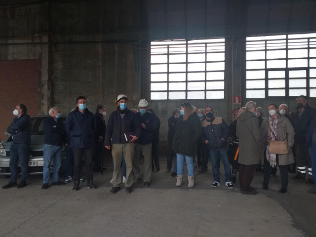 Archivo - Asamblea de trabajadores de la antigua Factorías Vulcano, ahora Astilleros San Enrique, en las instalaciones del barrio de Teis, en Vigo.