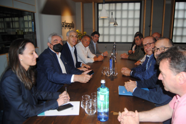 El vicepresidente segundo en funciones, Francisco Conde, se reúne con alcaldes de las comarcas de Chantada, A Ulloa y Lugo