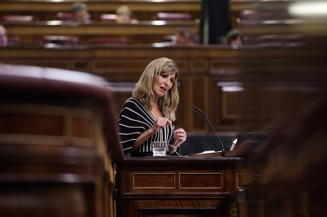 La vicepresidenta segunda y ministra de Trabajo, Yolanda Díaz, interviene en una sesión plenaria, en el Congreso de los Diputados, a 11 de mayo de 2022, en Madrid (España).