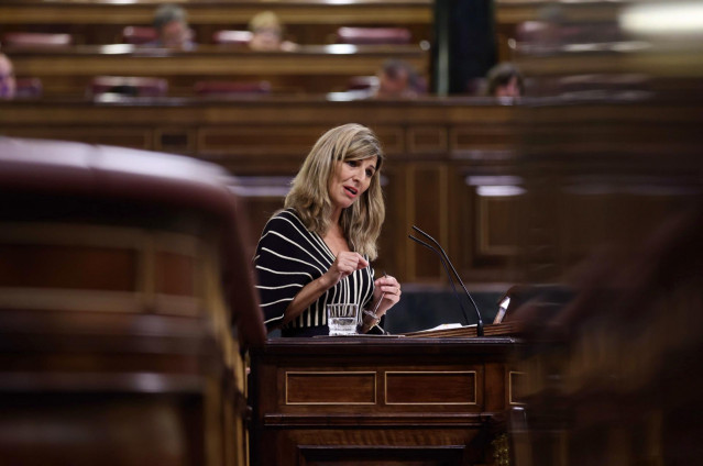 La vicepresidenta segunda y ministra de Trabajo, Yolanda Díaz, interviene en una sesión plenaria, en el Congreso de los Diputados, a 11 de mayo de 2022, en Madrid (España).