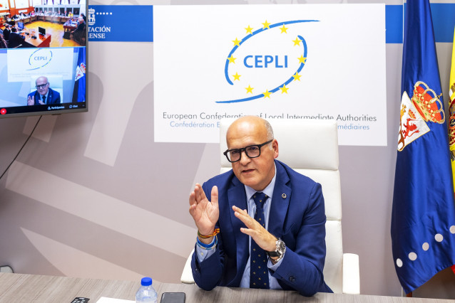 El  presidente da Deputación de Ourense, Manuel Baltar, interviene por videoconferencia en la asamblea de la  European Confederation of Local Intermediate Authorities (CEPLI)