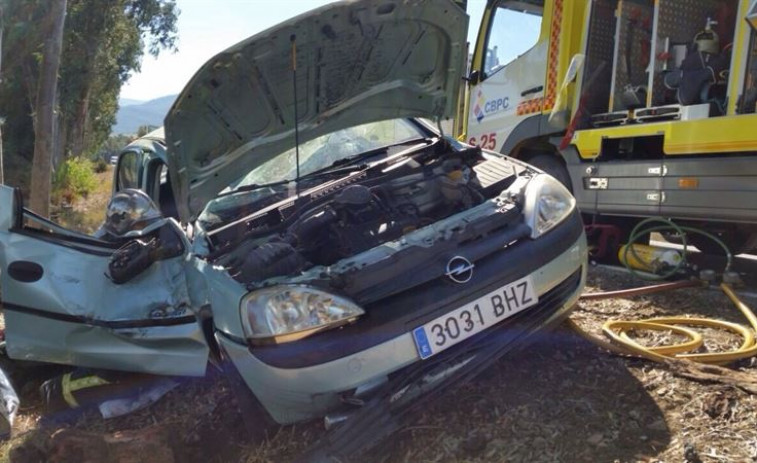 Tres persoas resultan feridas en Vigo e unha en Ourense en accidentes de tráfico