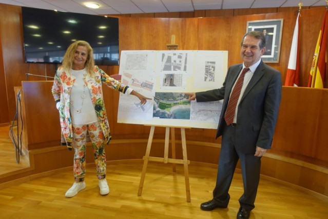 El alcalde de Vigo, Abel Caballero, y la presidenta de la Diputaciu00f3n de Pontevedra, Carmela Silva en una imagen de archivo