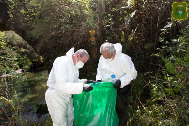 Agentes medioambientales encuentran los cadáveres de dos perros lanzados al río Teo, en Covelo (Pontevedra)
