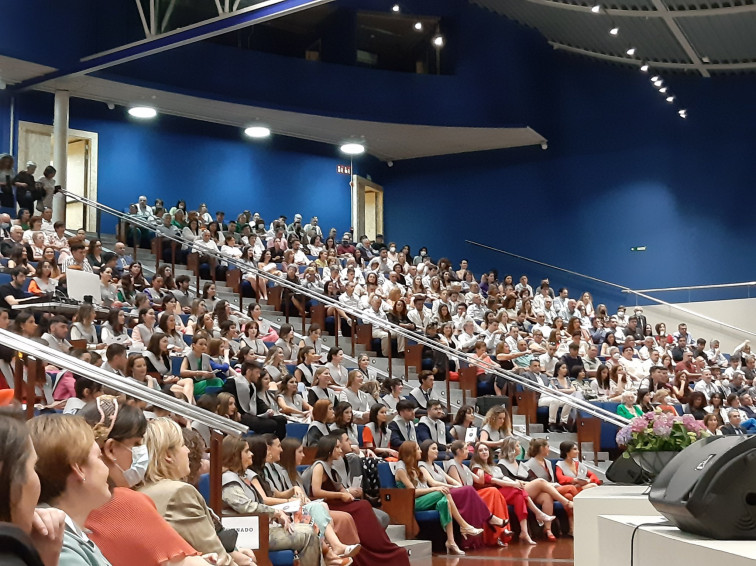 La USC celebra la graduación de la promoción de enfermería 2018/22, tan necesaria en la lucha contra la Covid-19