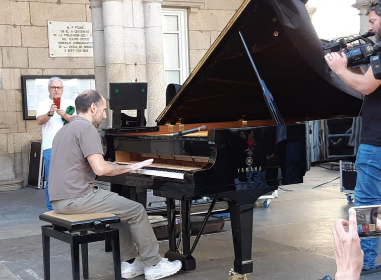 Alcalde, showman y organista: Jácome tocará la marcha nupcial en las bodas civiles de Ourense
