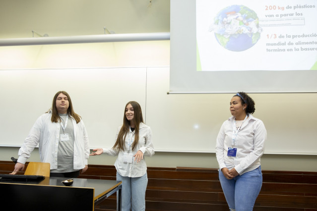 Alumnos de Nebrija (A Coruña) ganadores de concurso The Challenge