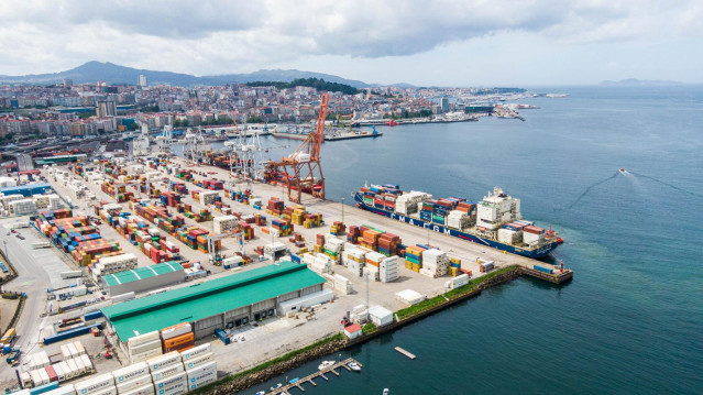 Archivo - Vista aérea de la terminal de contenedores del Puerto de Vigo.