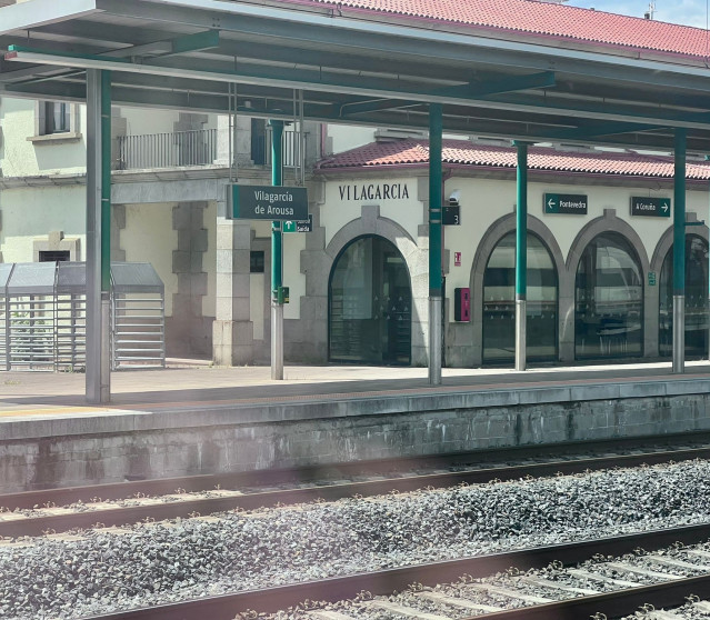 Estación de Vilagarcía a la que llega un tren con media hora de retraso por una avería en una puerta