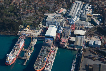 Archivo - Vista aérea de Astilleros San Enrique, la antigua Factorías Vulcano, en Vigo.