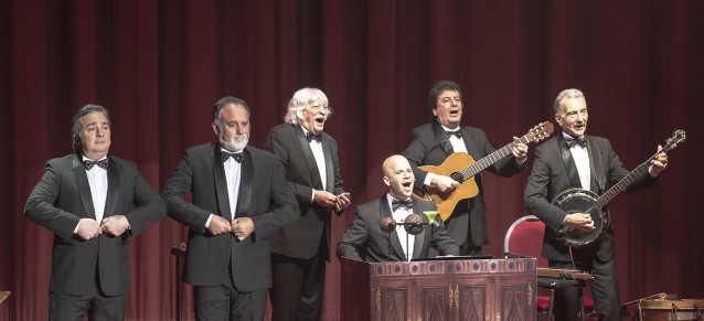 Archivo - El grupo argentino Les Luthiers