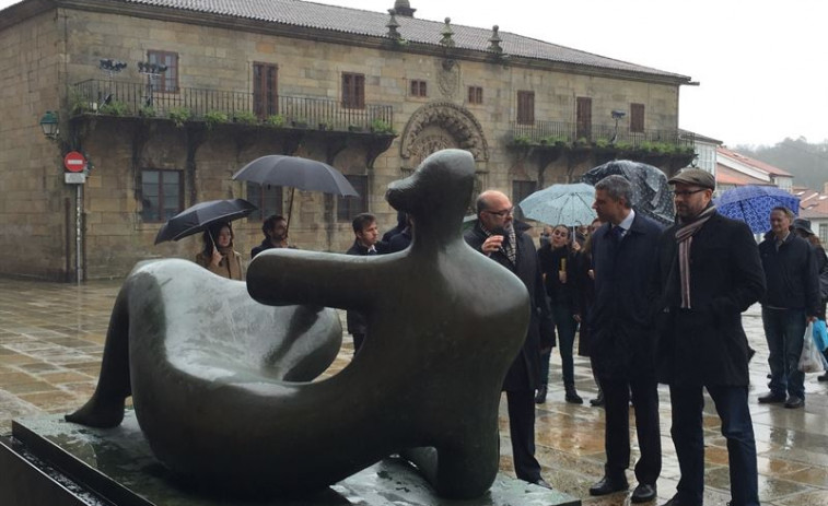 Henry Moore convierte la Praza do Obradoiro en un museo al aire libre